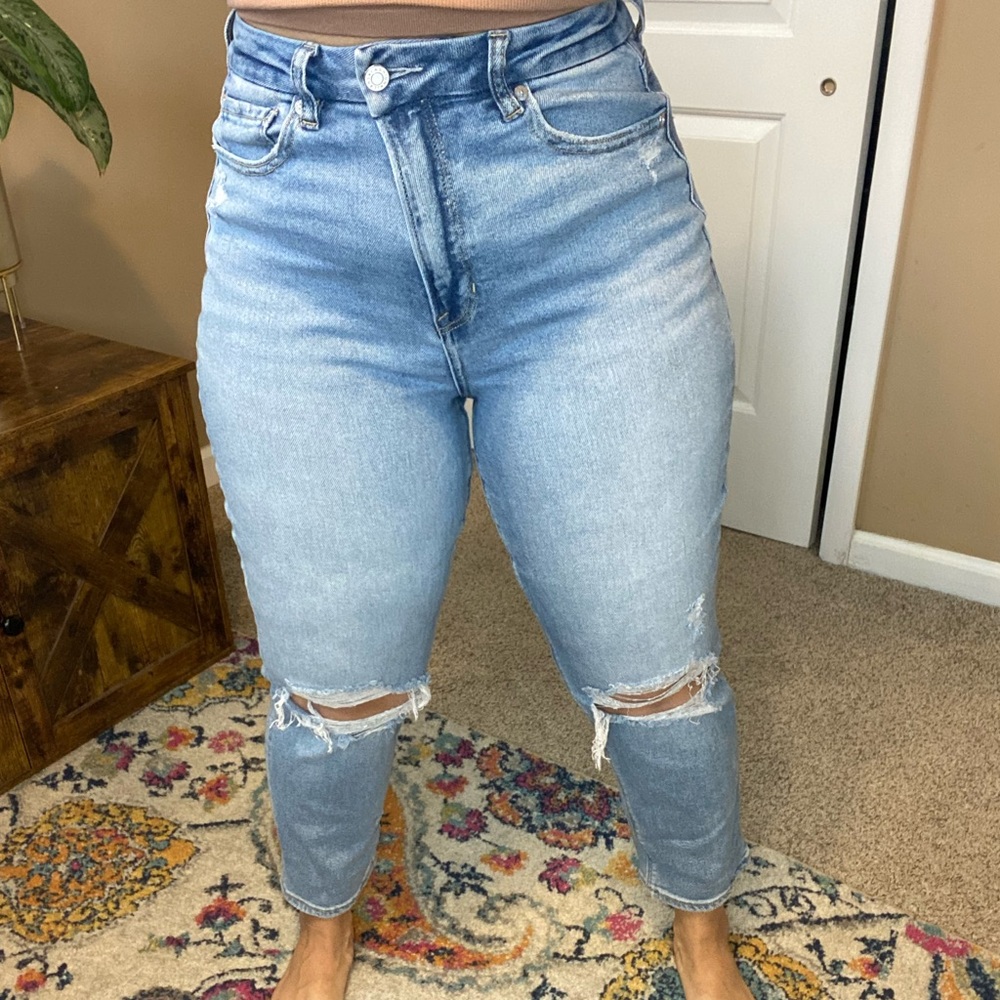 size 8 American Eagle curvy mom jean